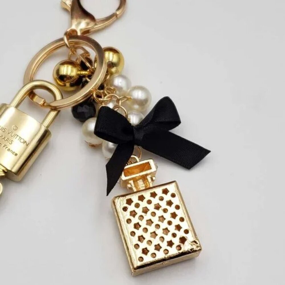 Authentic Louis Vuitton Gold Lock 🔒 Keychain Bag Unbranded N5 Bottle Charm LV - Picture 3 of 10